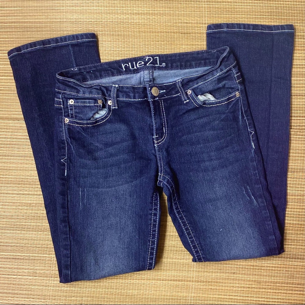 RUE21 Bootcut Jeans Size 9/10 Short